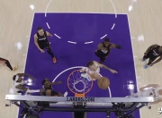 英雄联盟总决赛时间-热火横扫湖人，米切尔统治全场