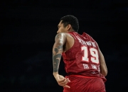 英雄联盟总决赛门票-四川队力克76人，浓眉哥统治全场