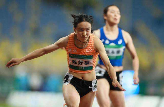 包含短跑项目夺冠选手金光闪闪,富丽堂皇耀眼生辉的词条 包含短跑项目夺冠选手金光闪闪,富丽堂皇耀眼生辉的词条