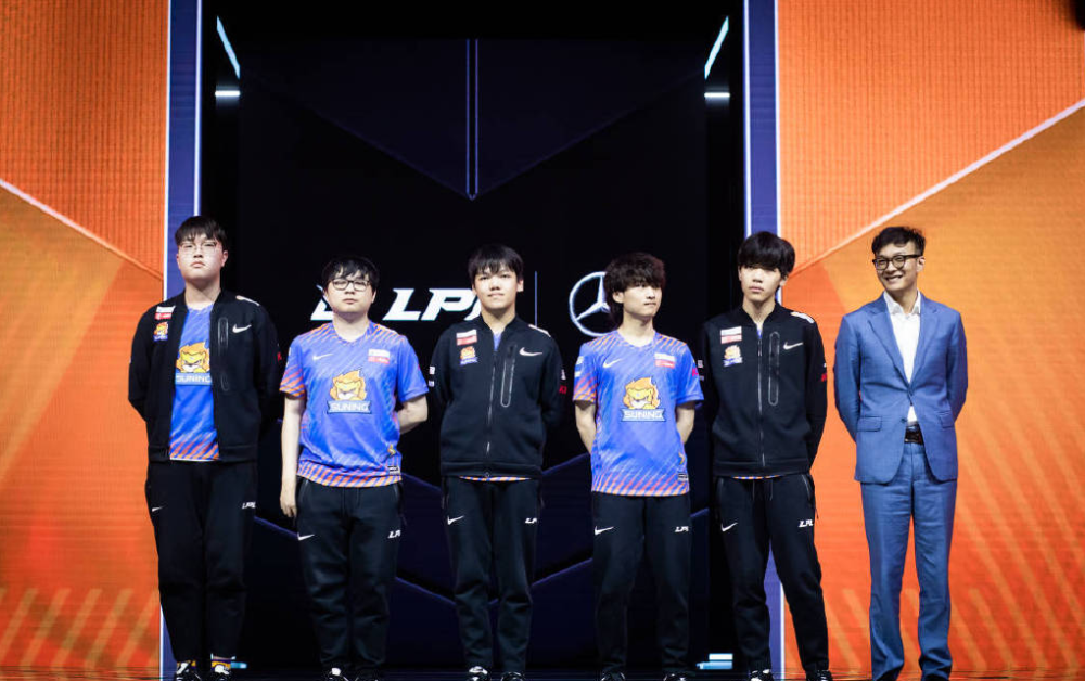 实力碰撞:亚洲豪门赛场大决战的简单介绍 实力碰撞:亚洲豪门赛场大决战的简单介绍