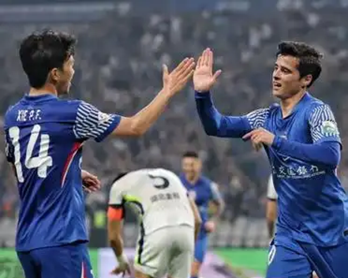 关于激烈对抗中险胜，球队晋级不容易的信息