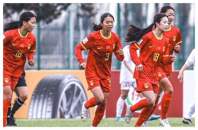 中国女足斩获国际赛一连胜赛后欢呼合影的简单介绍 中国女足斩获国际赛一连胜赛后欢呼合影的简单介绍