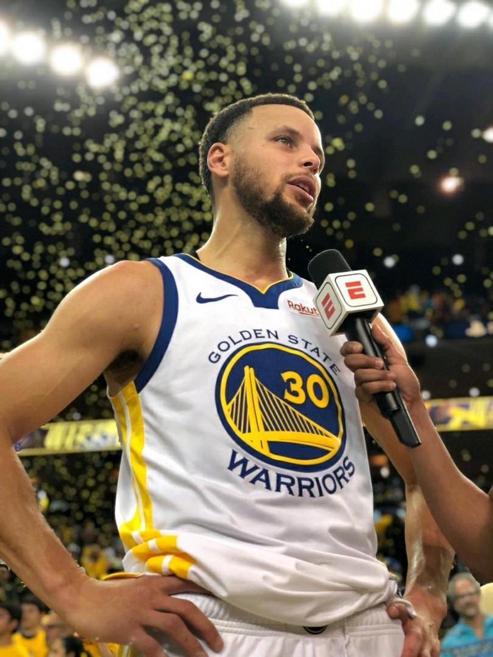 深圳队逆转76人,米切尔状态火热 深圳队逆转76人,米切尔状态火热