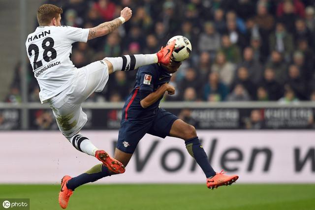 红牛车队完胜红牛二队,拉塞尔状态火热 红牛车队完胜红牛二队,拉塞尔状态火热